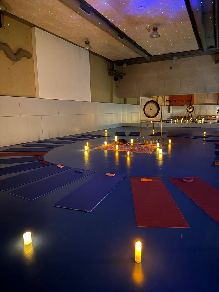 Sesión de baño de sonido con gong y velas — Práctica Vibracional