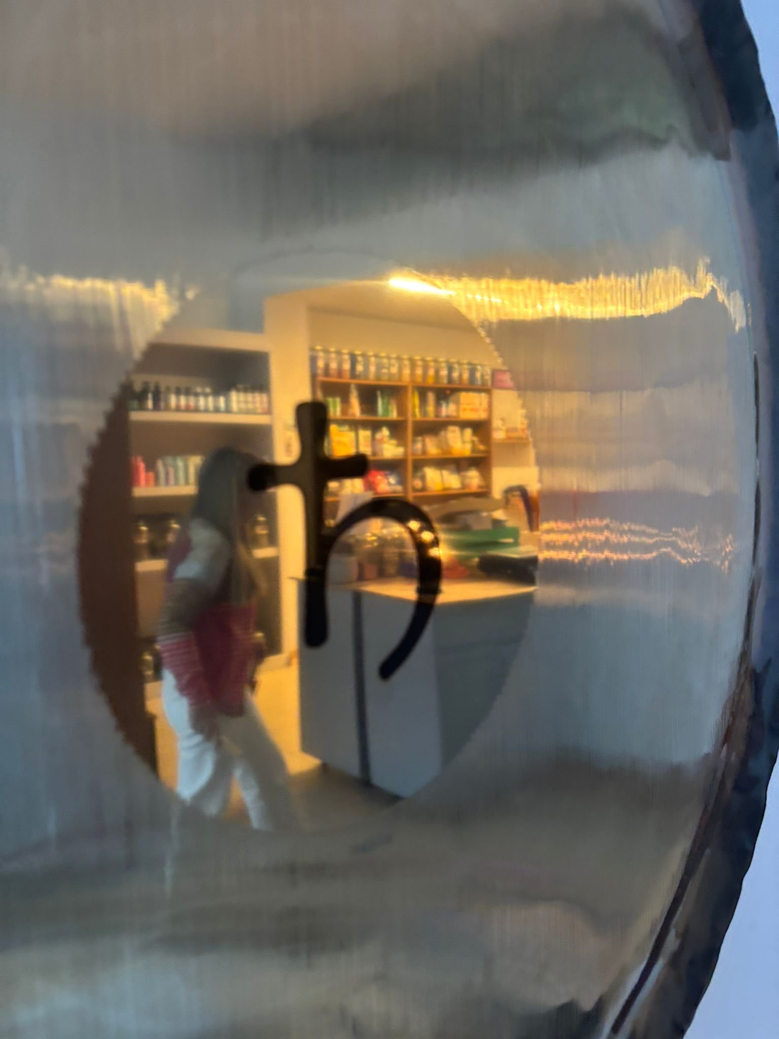 Detalle de gong con reflejo